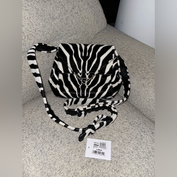 Bottega Veneta Handbags - BOTTEGA VENETA Tufted Zebra Clip Bag Black White